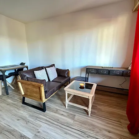 Centre Station Renove * ננדה